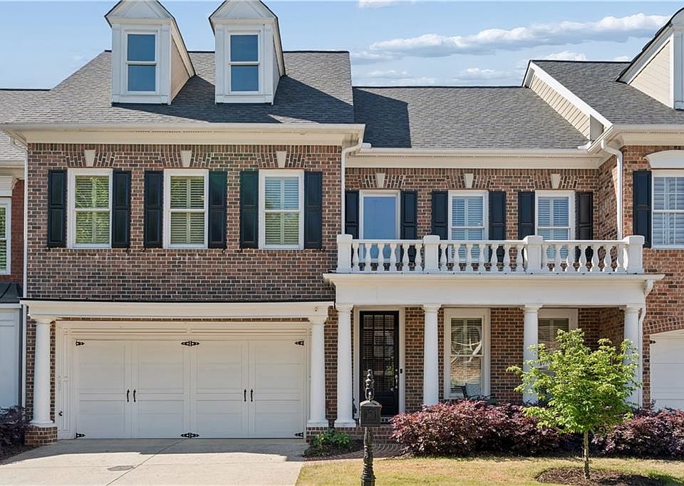 1st image of 2404 Loxford Ln