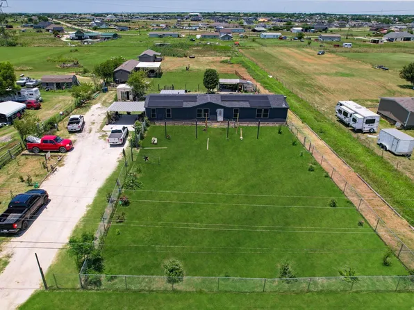 5909 Black Springs Ln, Joshua, TX 76058