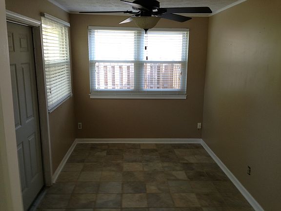 3rd image of 6172 Lawrenceville Cir