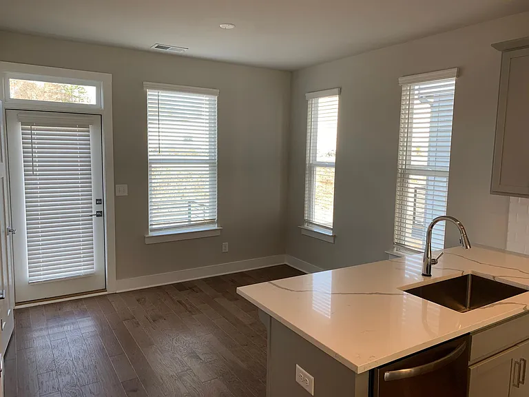 4113 Bryant Terraces Dr — Photo 12