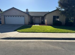 5325 N Rosalia Ave, Fresno, CA