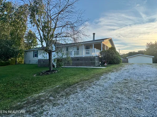 562 Verdun Rd, Oneida, TN 37841