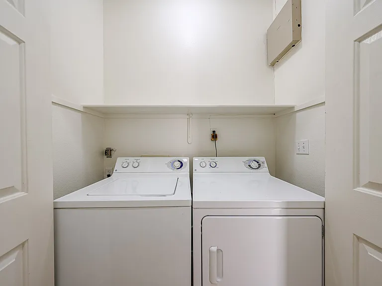 3221 N 37th St #32 — Photo 12