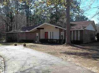 5100 Crest Dr, Pine Bluff, AR 71603