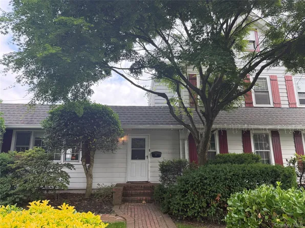 (undisclosed Address), Sea Cliff, NY 11579