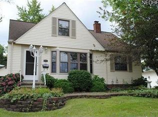 9315 Snow Rd, Parma Heights, OH 44130