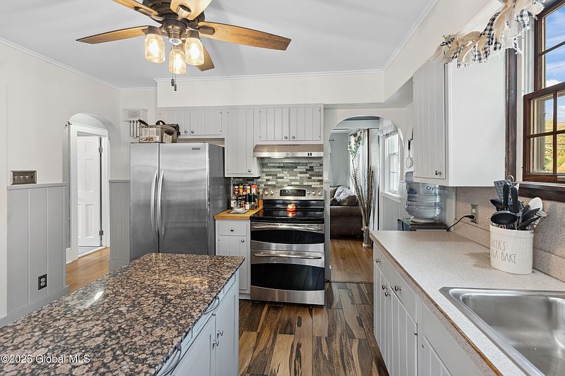 4th image of 2400 Curry Road