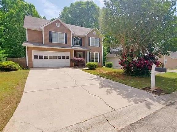 2nd image of 60 Paris Dr