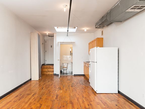 3rd image of 27 Arion Pl #413