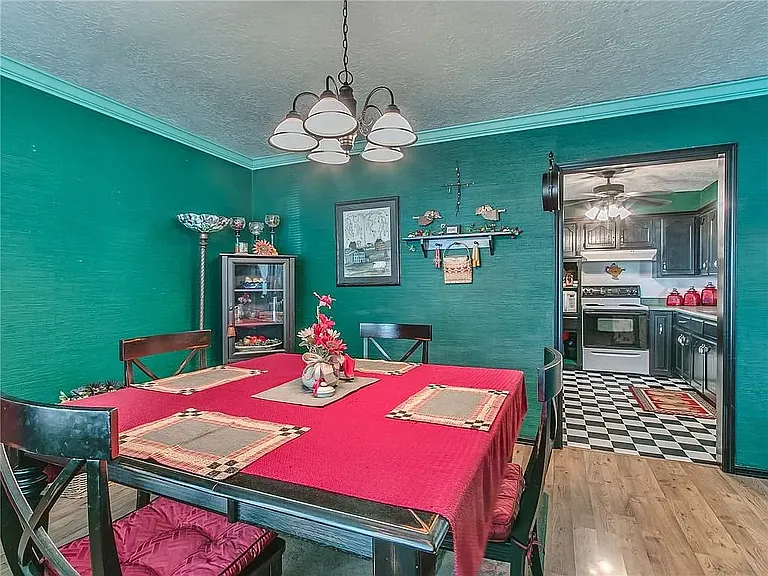 2308 Houston Ave — Photo 11