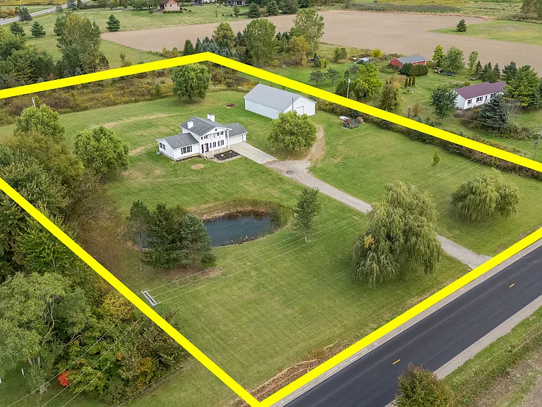 1442 Riley Center Rd — Photo 2