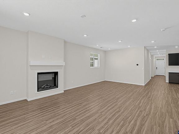 5th image of 1088 Cadinal St