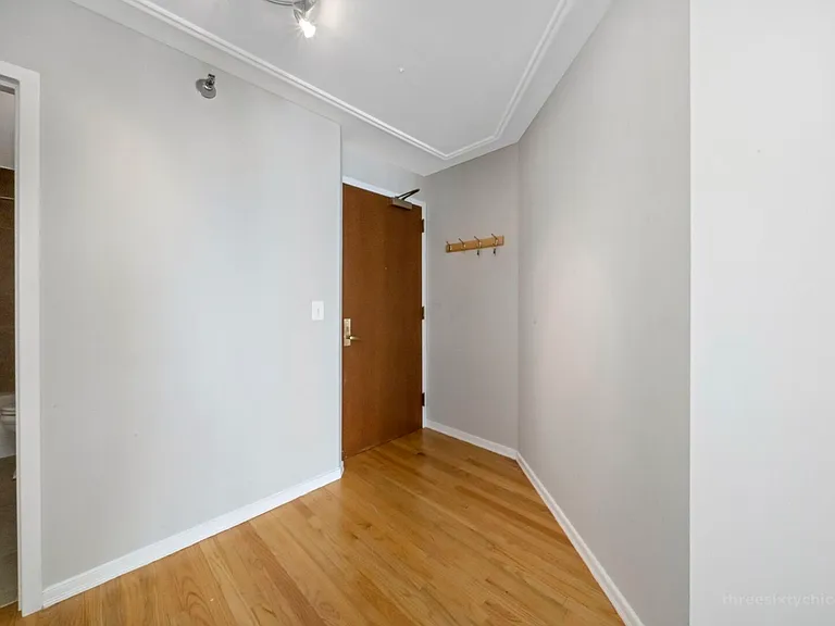 401 E Ontario St #409 — Photo 17