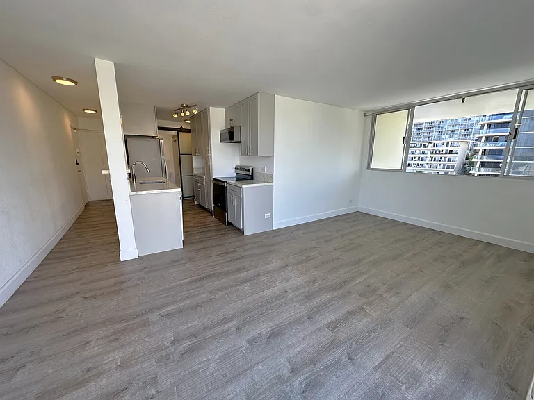 1069 Spencer St #1105 — Photo 2