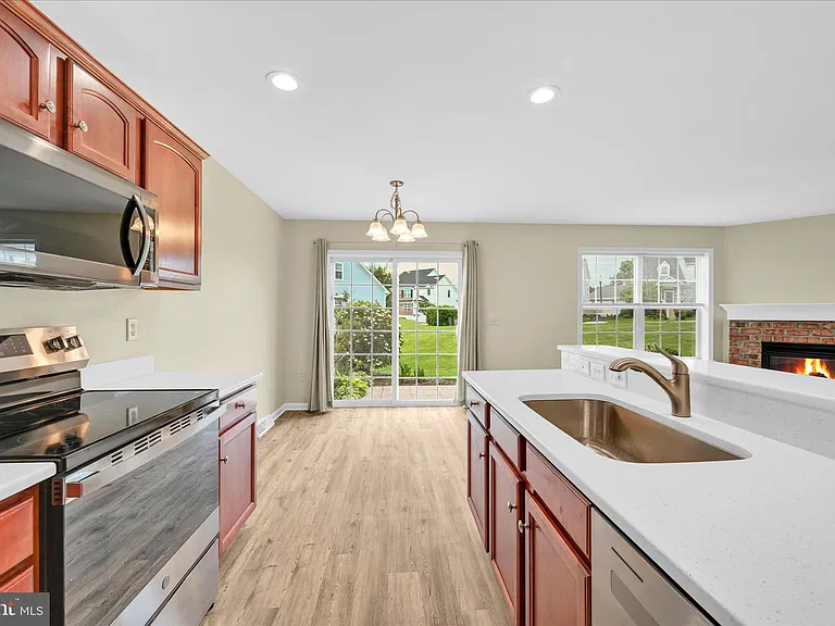 640 Courthouse Cir — Photo 13