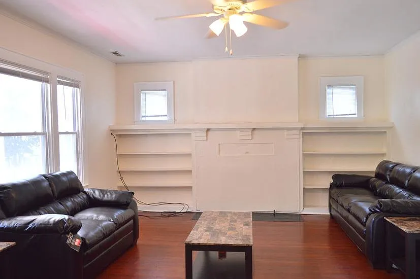 4 bed, $2,800 — Photo 3
