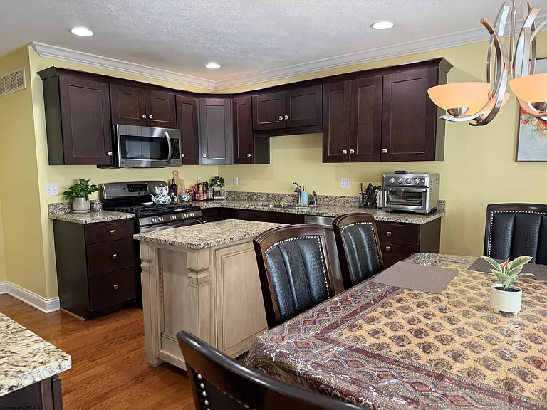 309 Sonoma Way — Photo 2