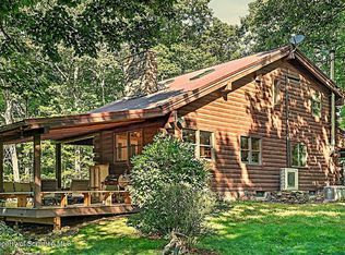 991 Laurel Ln, New Albany, PA 18833