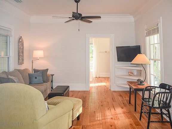 5th image of 207 Avenue E