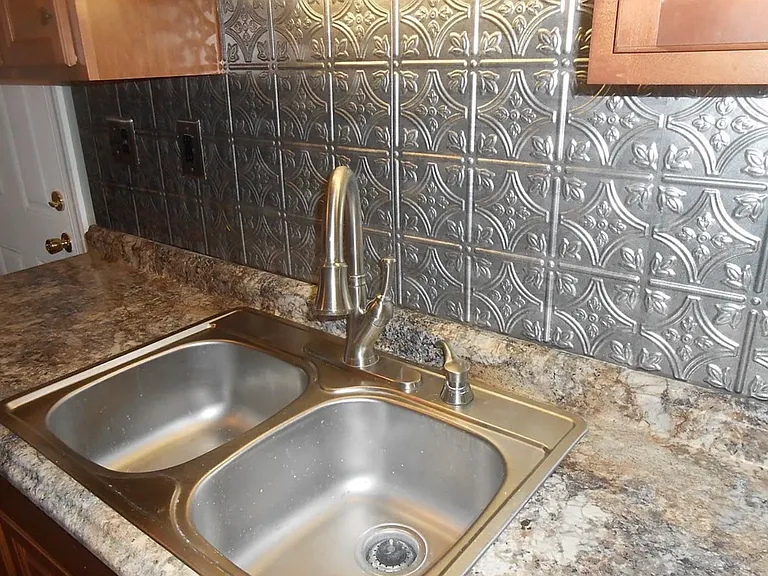 1402 Vance Dr — Photo 25