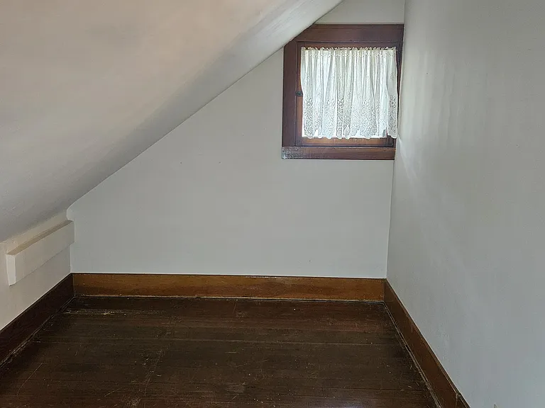 416 Hassan St SE — Photo 16