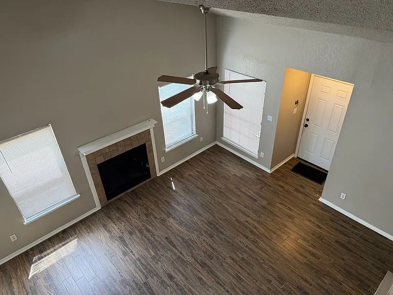 3208 Green Valley Dr — Photo 13