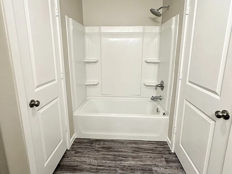 2106 N Avenue J — Photo 9