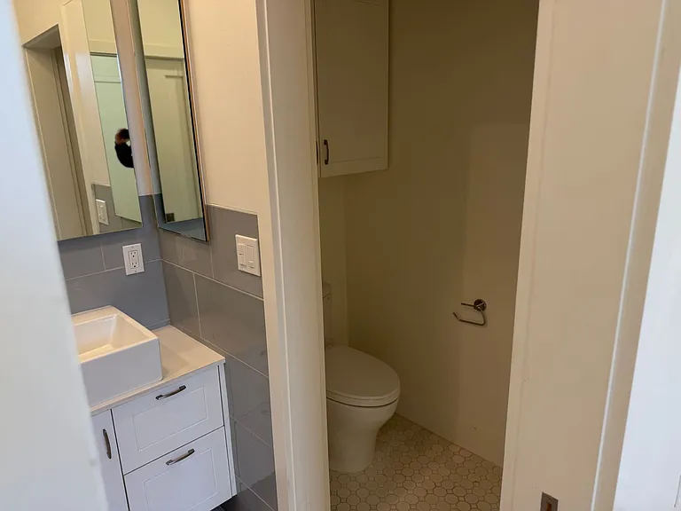 929 Grace Ave #E — Photo 17