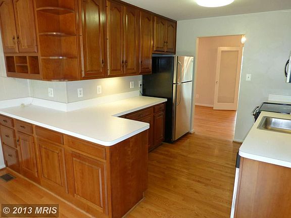 5th image of 2302 Candlewood Dr