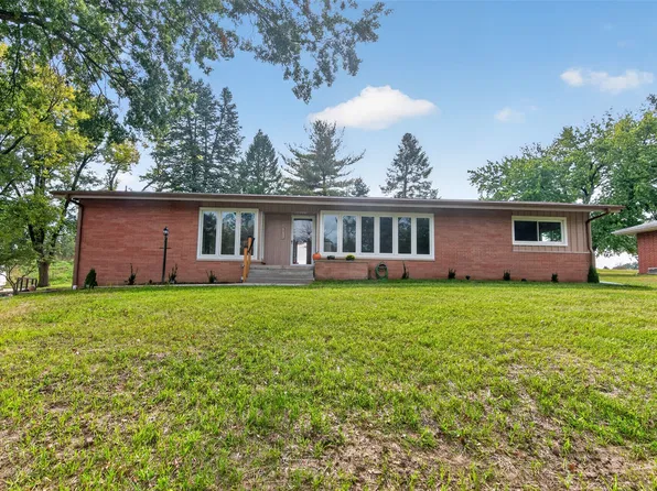 240 SE Browns Woods Ct, West Des Moines, IA 50265