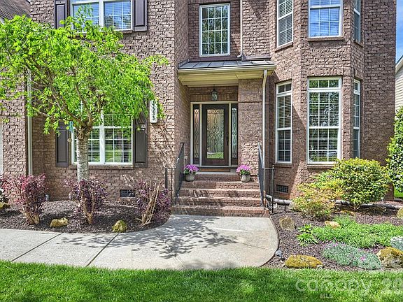 2nd image of 4533 Fox Ridge Ln