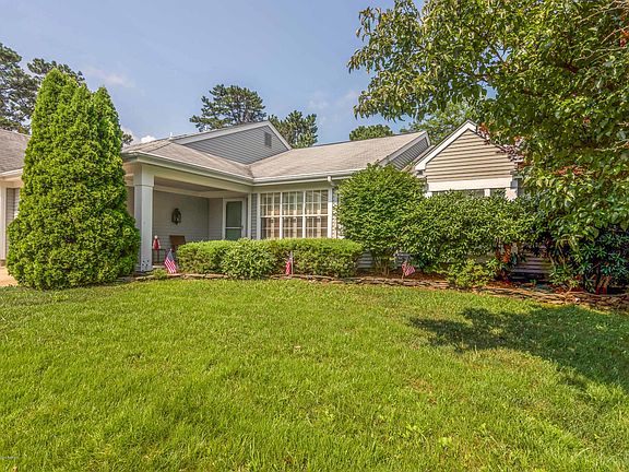 2nd image of 1015 Buckingham Drive #B