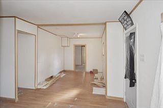 5th image of 103 Peck St