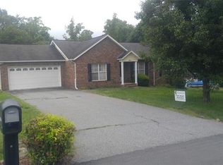 4924 Pond Ct, Conover, NC 28613