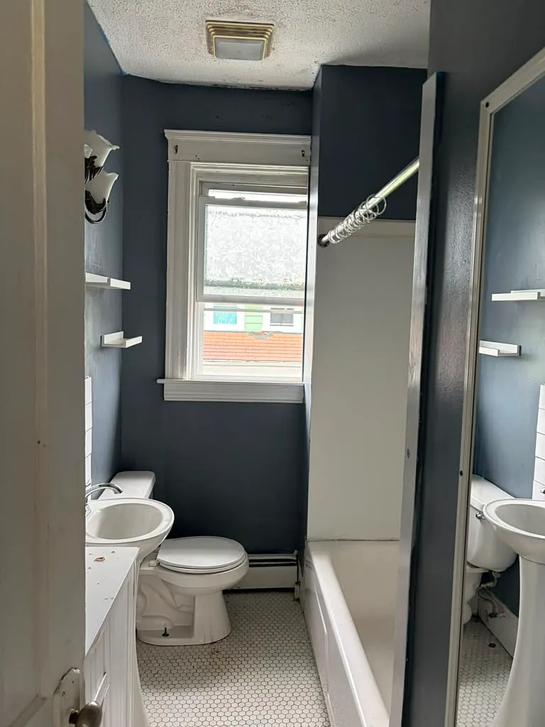 3 bed, 1170 sqft, $2,000 — Photo 2