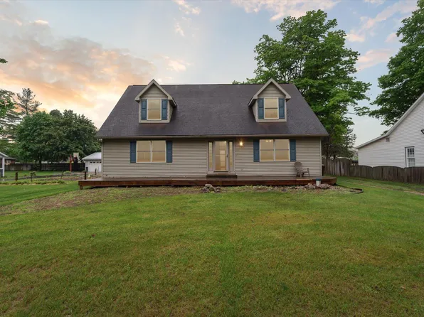 123 N F St, Trufant, MI 49347