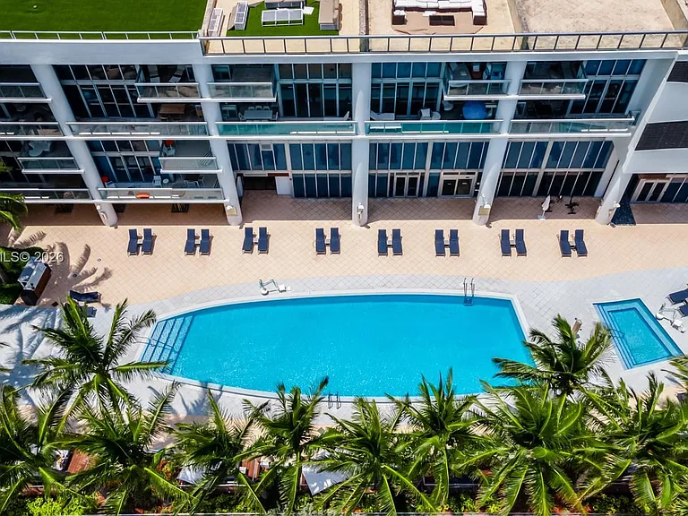 6799 Collins Ave #1106 — Photo 23