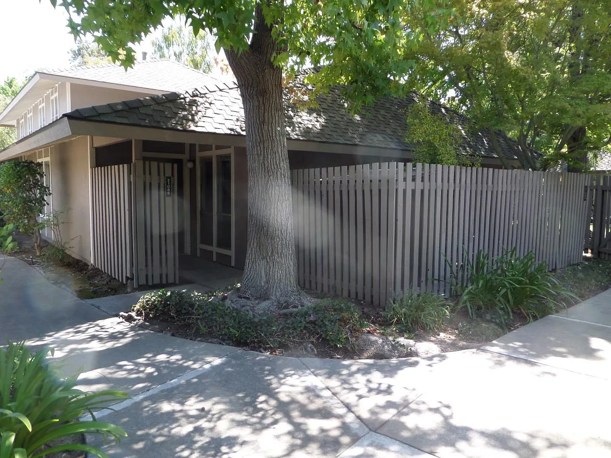 21086 Red Fir Ct photo 1