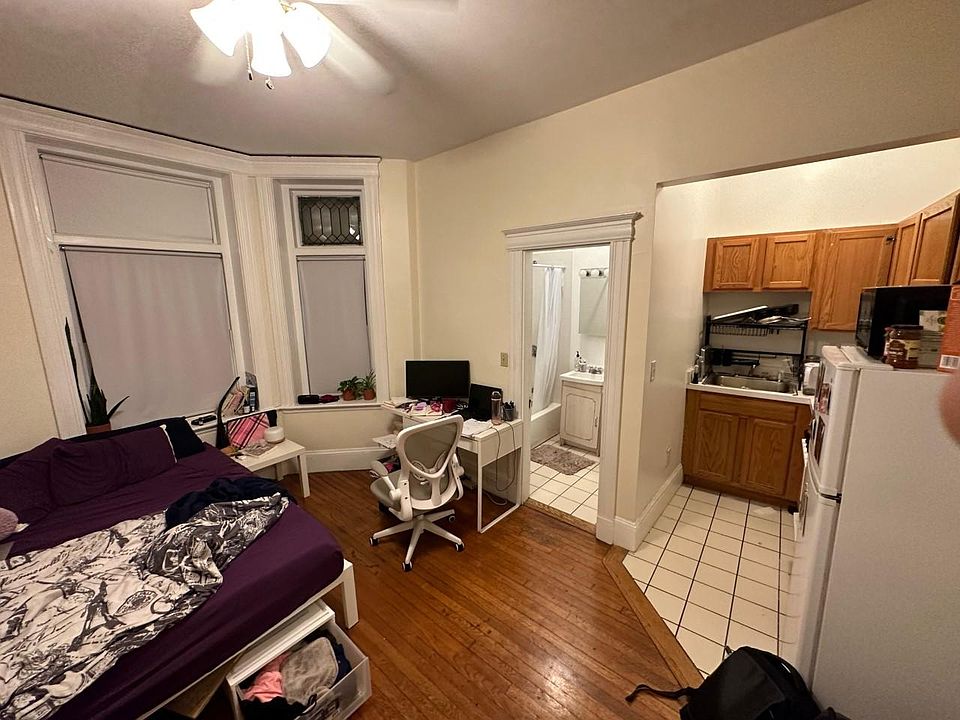 2nd image of 1137 Commonwealth Ave #27