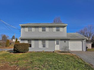745 Holly Tree Rd, Manheim, PA 17545