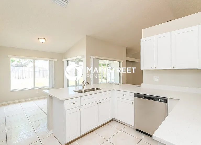 14043 Cooper Rd — Photo 6