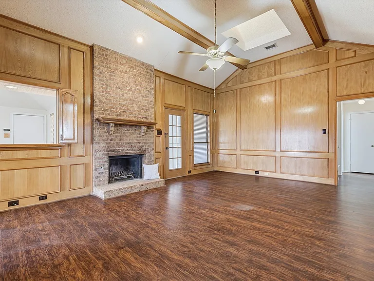 1774 Clydesdale Dr — Photo 5