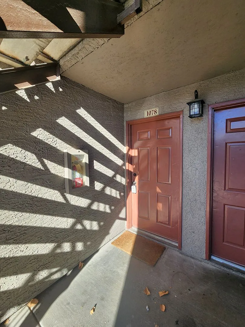 2 Weeks Free Rent 2 Bed, 2 Bath Condo!! Gated Community By The Lakes!! — Photo 3