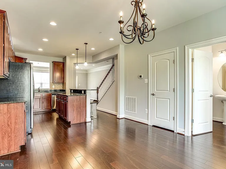 446 Whetstone Glen St — Photo 11