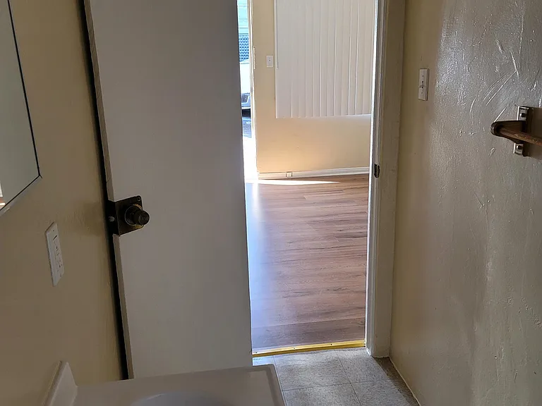 4924 W Washington Blvd — Photo 5