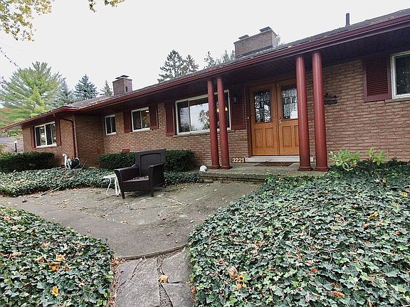 4th image of 3221 Parkland Dr