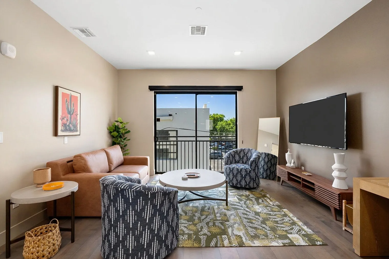 1 bed, 1.0 bath, 893 sqft, $9,378 — Photo 1