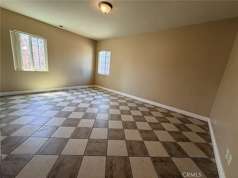 2820 Madison St — Photo 14