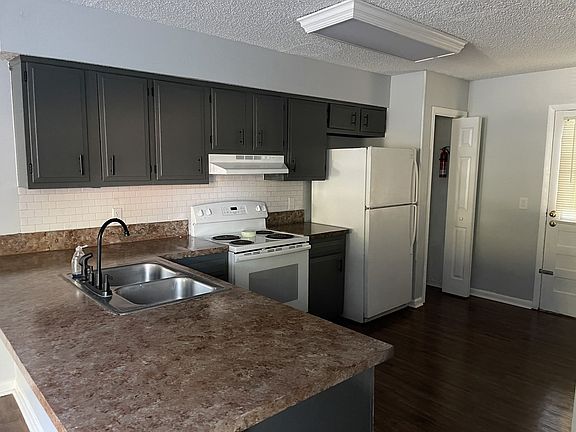 4th image of 3698 Morton St #2