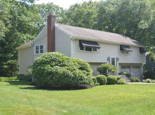 23 Blackberry Ln, Framingham, MA 01701